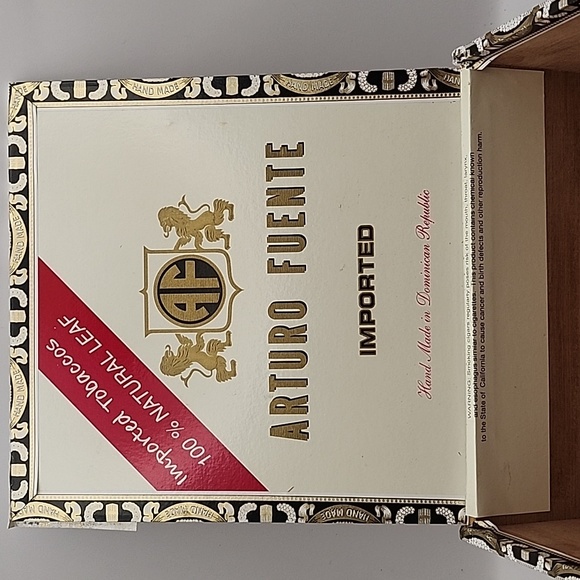 Arturo Fuente Curly Head Square Wooden Cigar Box - Picture 8 of 9